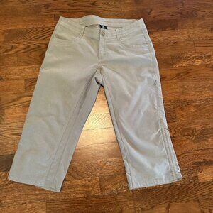 Kuhl Khaki Runched Capris